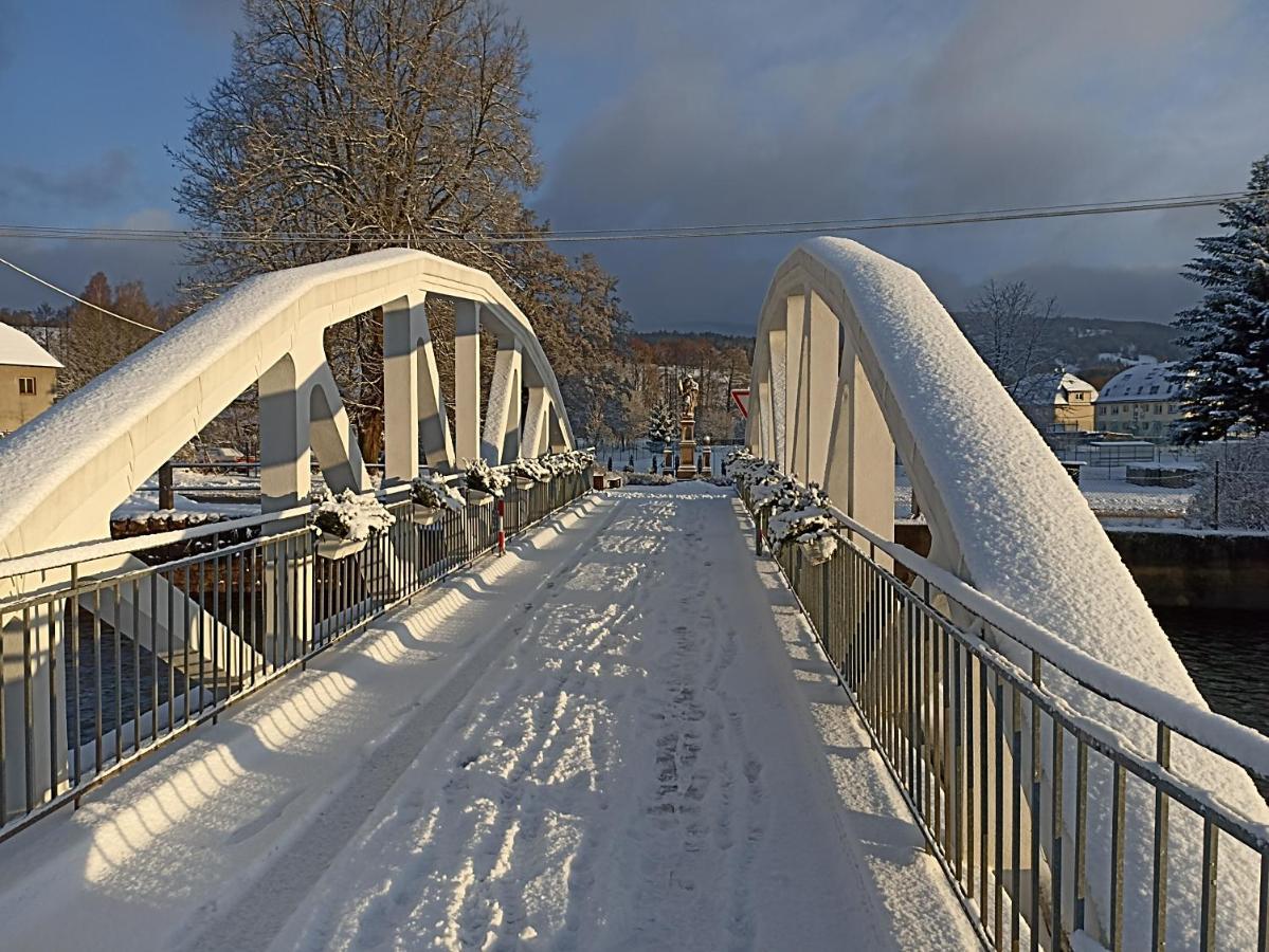 Penzion U Haliru Mladé Buky Exteriör bild
