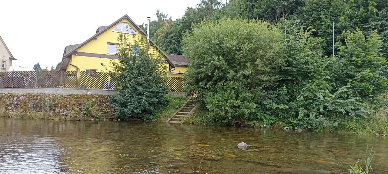 Penzion U Haliru Mladé Buky Exteriör bild