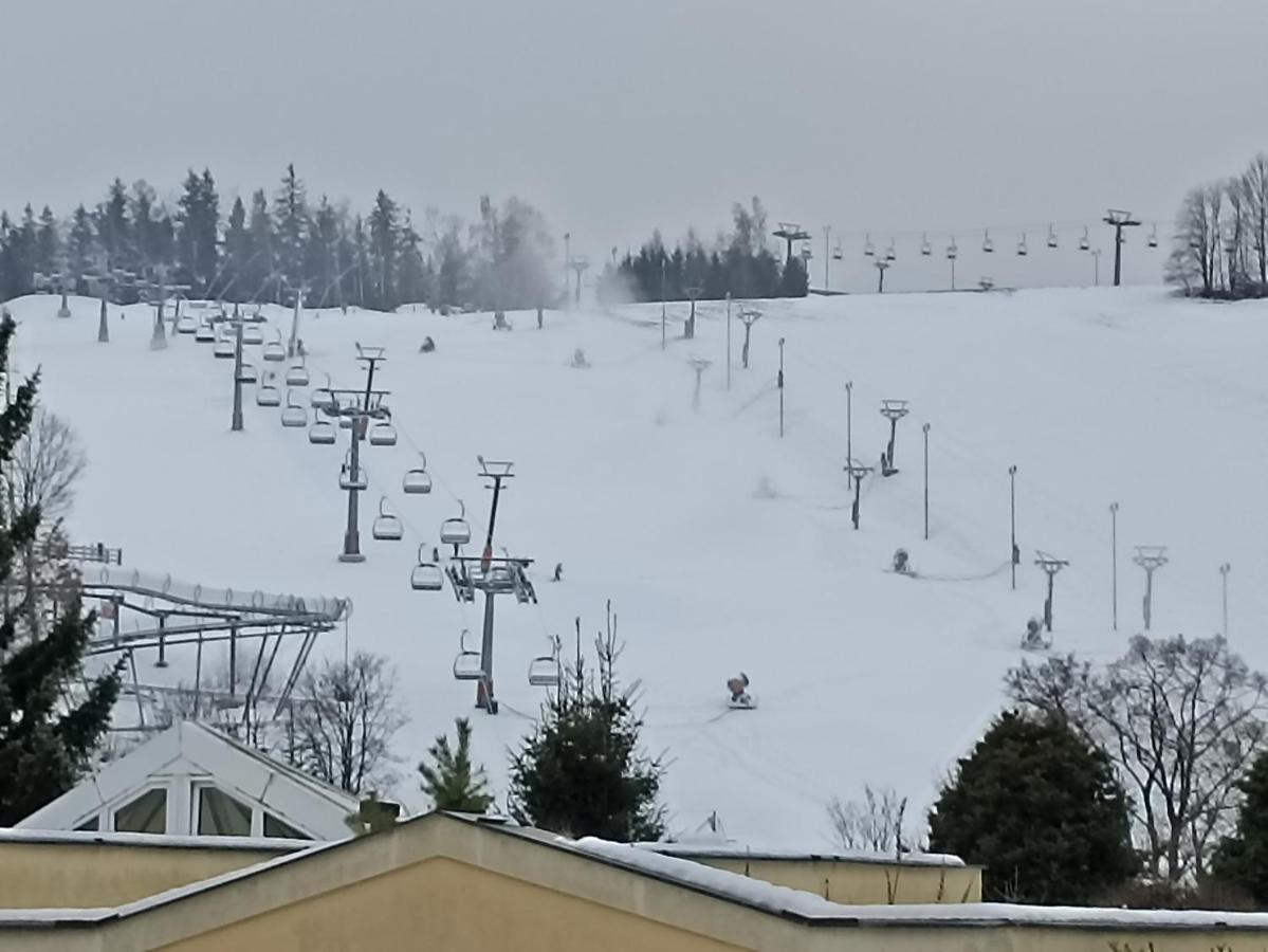 Penzion U Haliru Mladé Buky Exteriör bild