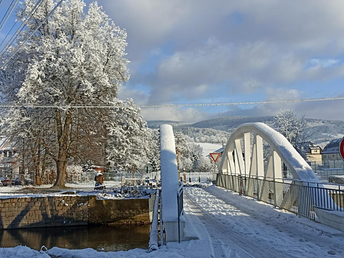 Penzion U Haliru Mladé Buky Exteriör bild