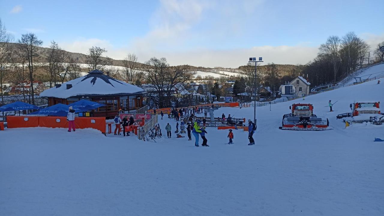 Penzion U Haliru Mladé Buky Exteriör bild