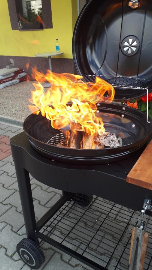 Penzion U Haliru Mladé Buky Exteriör bild